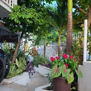 https://casita-natural-village-6-hay-luz.sanjuanpuertorico-hotels.com